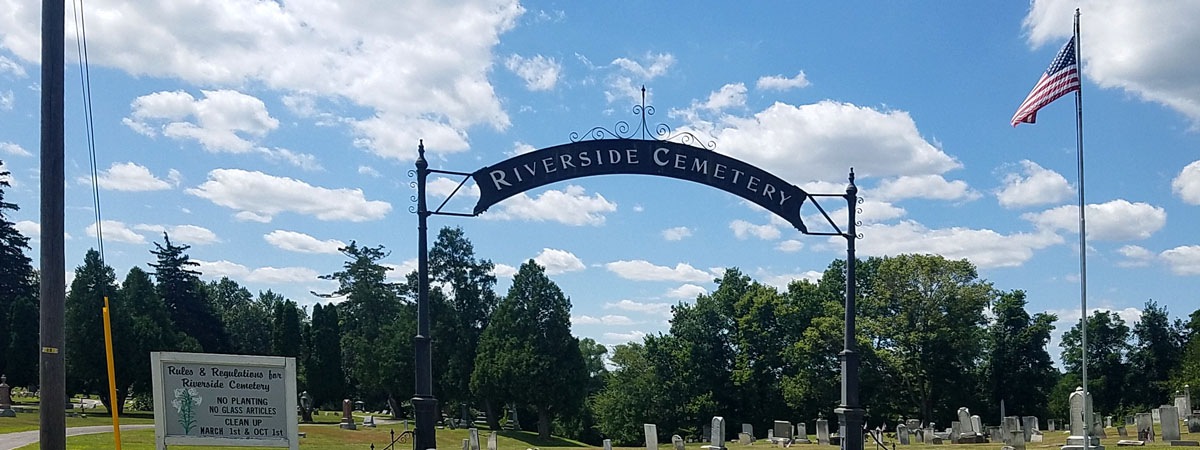 Riverside Cemetery Entrance